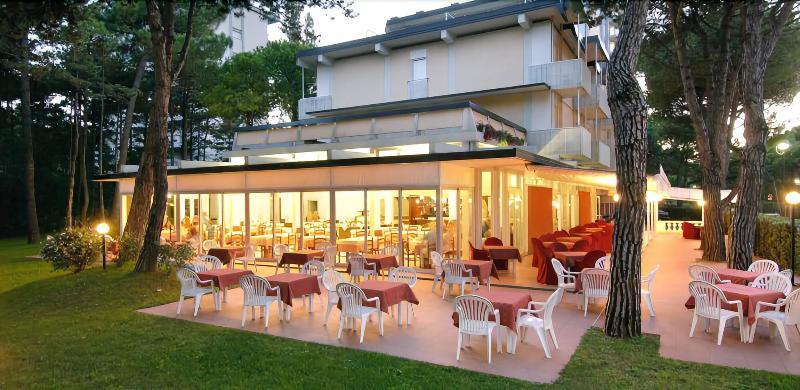 Hotel San Marco ลินญาโน ซับเบียโดโร ภายนอก รูปภาพ