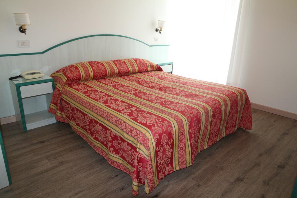 Hotel San Marco ลินญาโน ซับเบียโดโร ภายนอก รูปภาพ