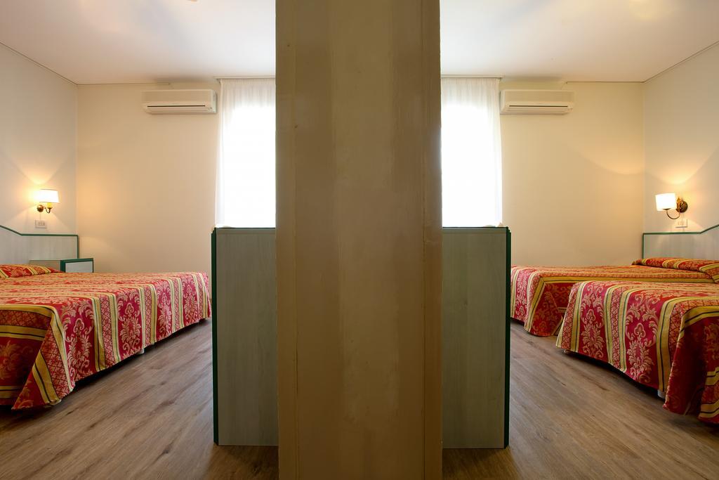 Hotel San Marco ลินญาโน ซับเบียโดโร ภายนอก รูปภาพ