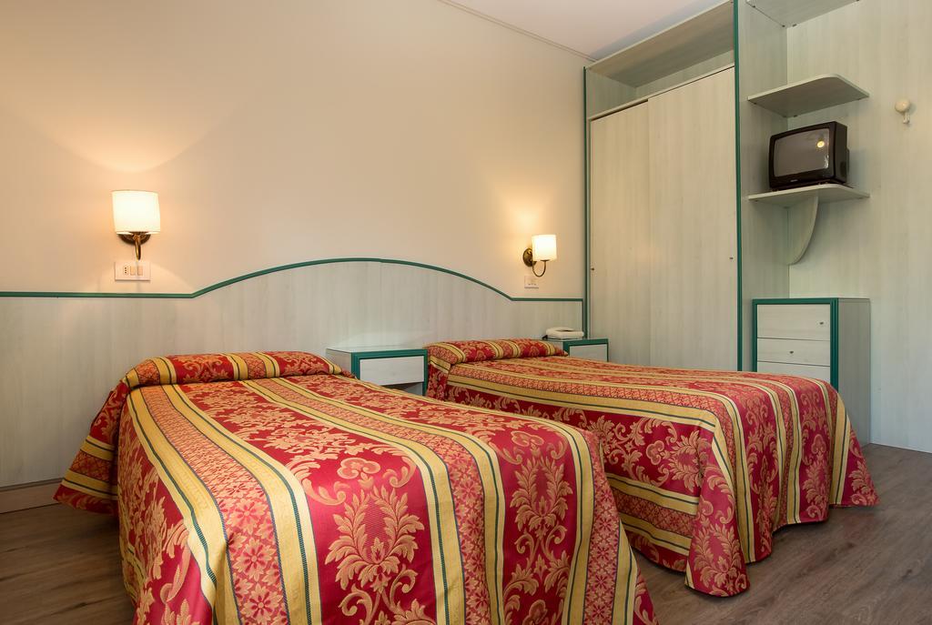 Hotel San Marco ลินญาโน ซับเบียโดโร ภายนอก รูปภาพ